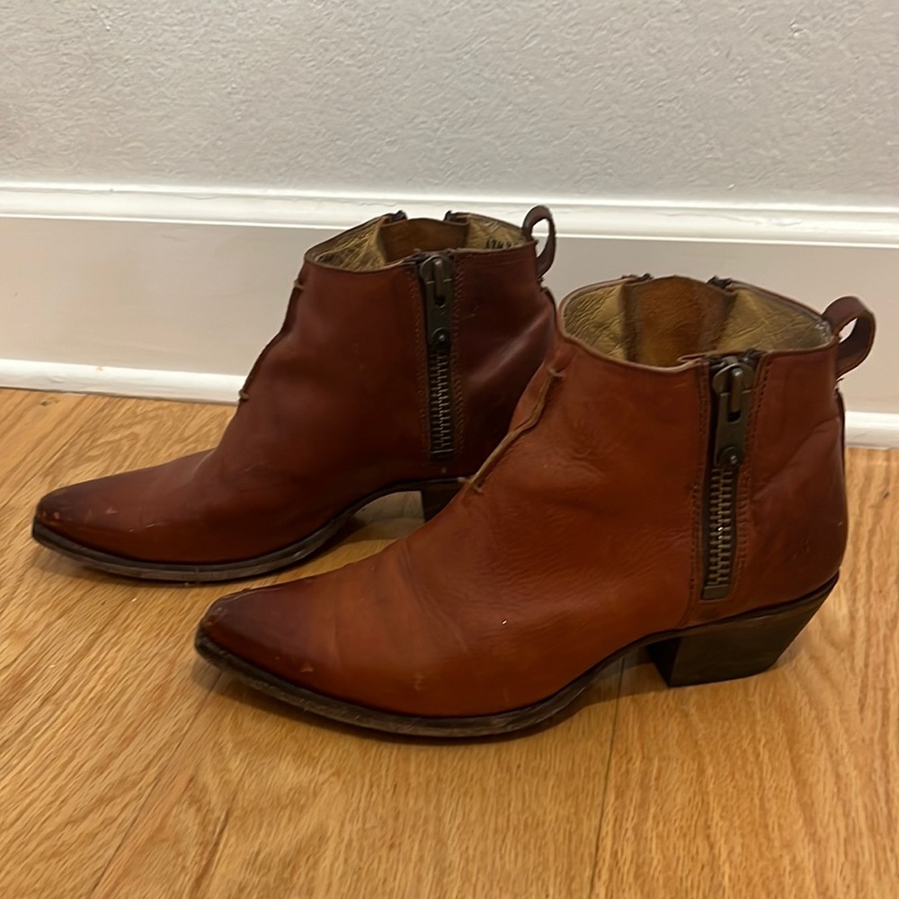 Frye Booties 9
